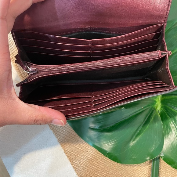 Authentic Gucci Patent Guccissima long wallet. - Picture 6 of 7